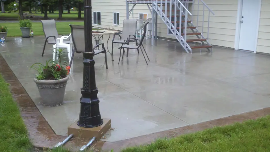 Patio with steps and railing